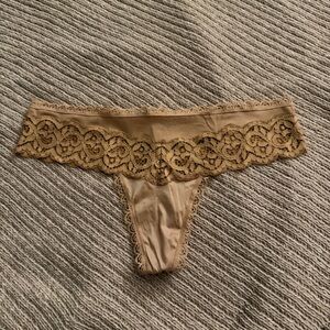 NWT Victoria’s Secret Lace Trim Tan Thong